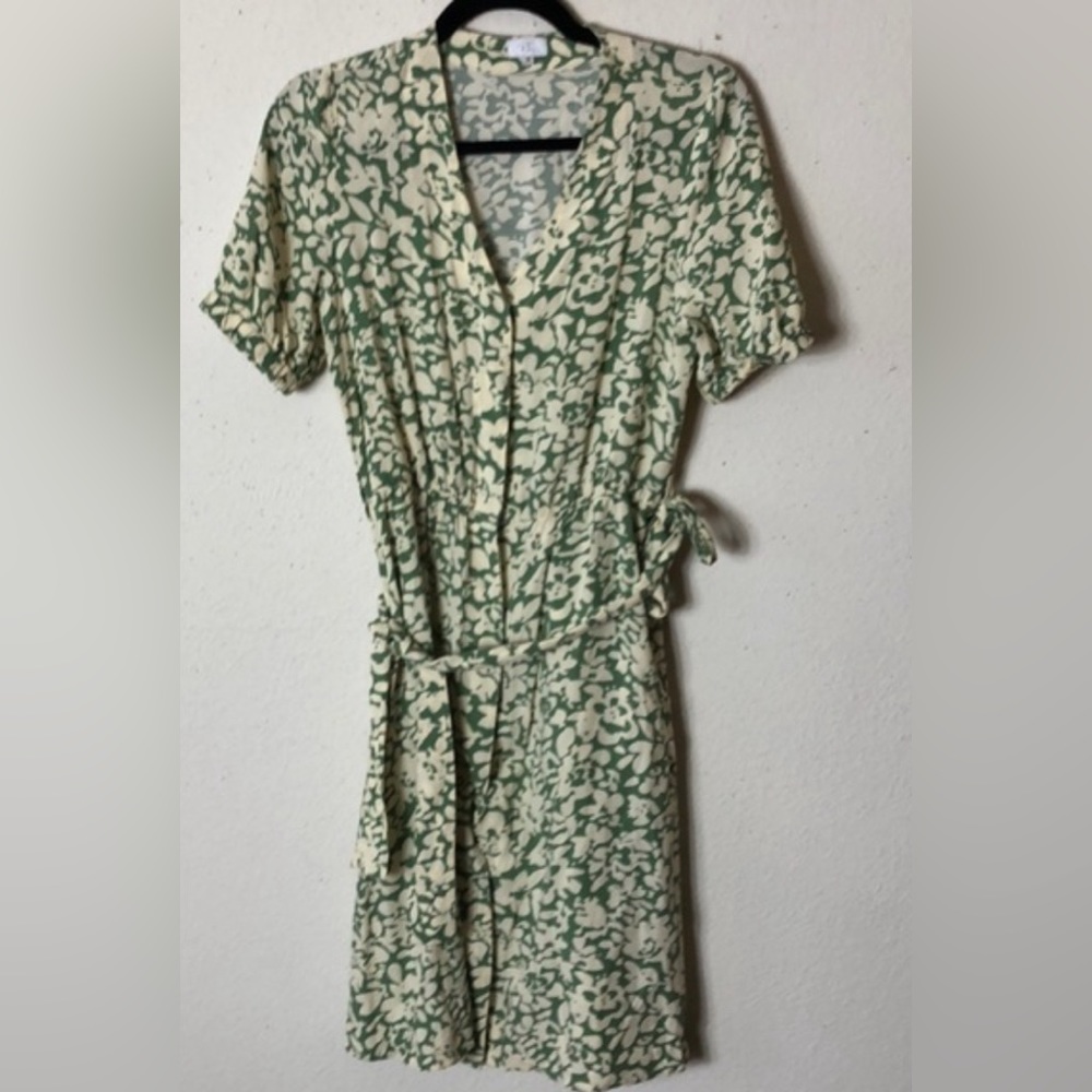 Just Paul Green Floral with gathered waist and belt and pockets , vneck …